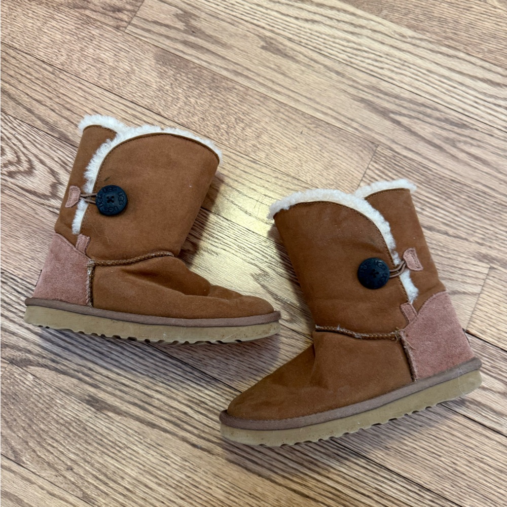 EUC women’s Ugg boots. Ugg Australia. Size 6